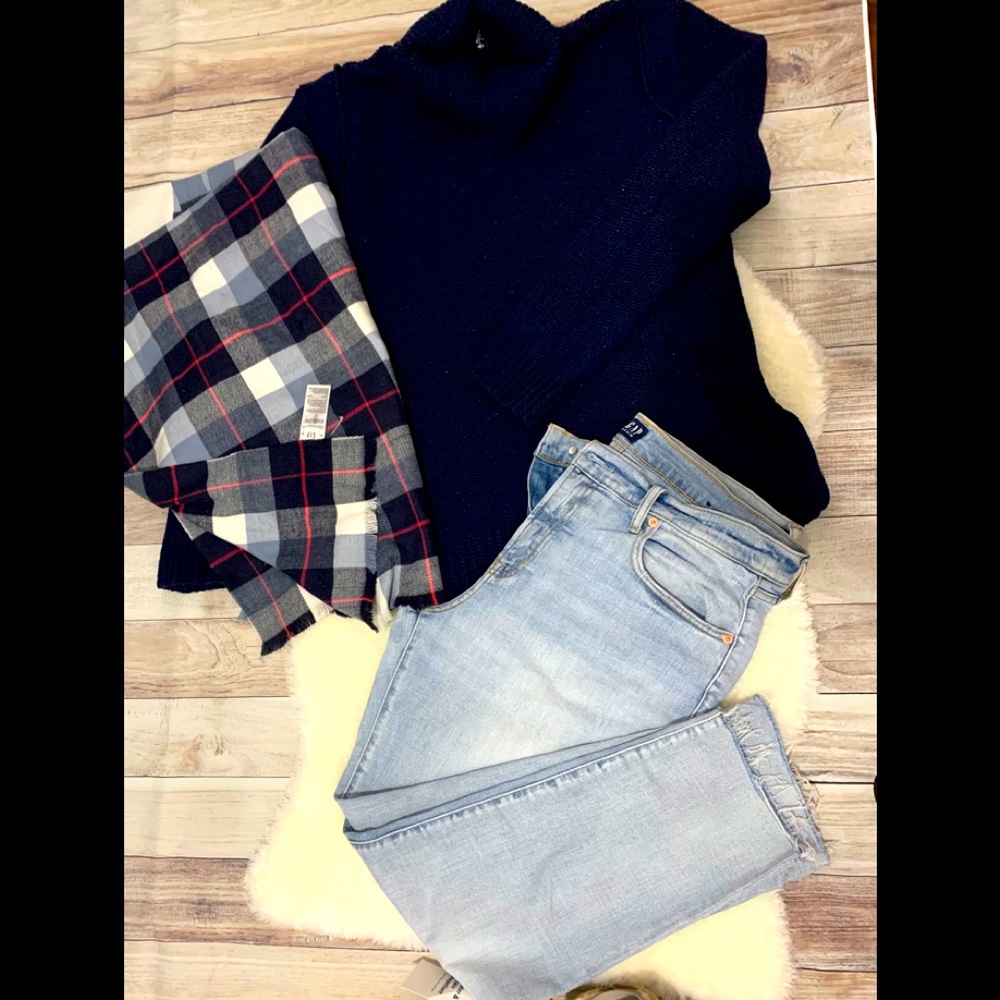 NAVY BLUE SPARKLY TURTLENECK SWEATER
